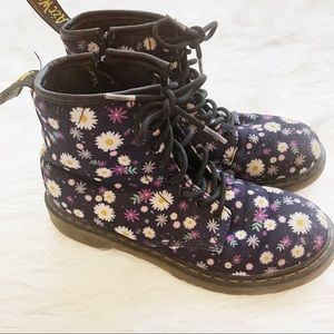 Little Girls Flower Power Dr Martens Sz4